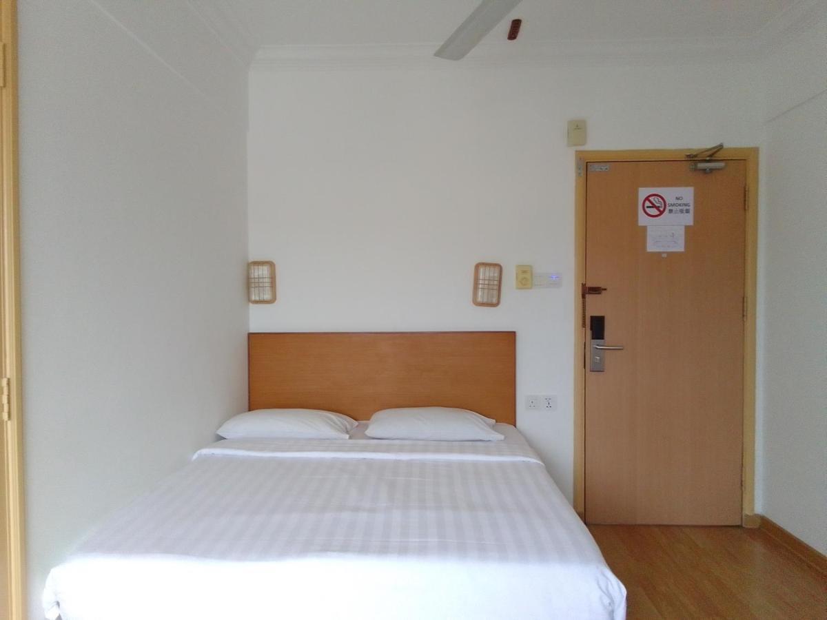 Super Oyo 90464 Borneo Suites Hotel كوتا كينابالو المظهر الخارجي الصورة