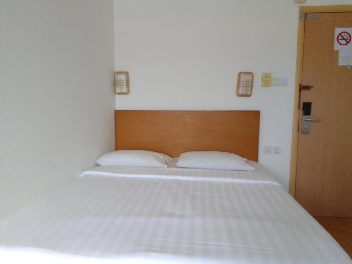 Super Oyo 90464 Borneo Suites Hotel كوتا كينابالو المظهر الخارجي الصورة