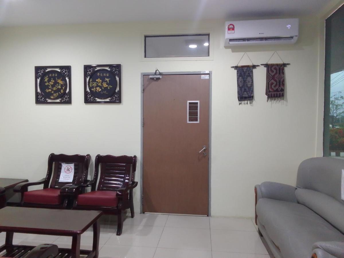 Super Oyo 90464 Borneo Suites Hotel كوتا كينابالو المظهر الخارجي الصورة